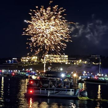 Big Tex Boat Rentals - Mac's fireworks show. - Boat Charters Near Me - Austin, Texas