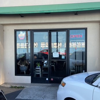Menya le Nood - Front of restaurant - Ramen Near Me - Honolulu, Hawaii
