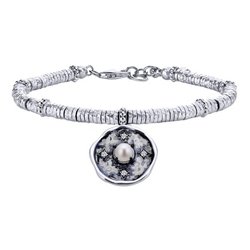Floyd Jewelry - Within our vast inventory we have designs that keep everyone's personal preferences in mind...