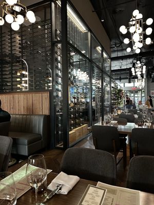 AMARI Italian Kitchen & Wine Shop by null