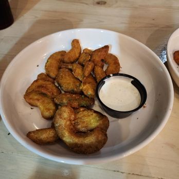 Magnolia Breeze Restaurant - Fired Avocados - American Near Me - Eustis, Florida
