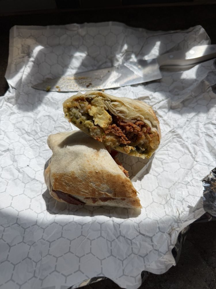 Brekkie Ritos Logo