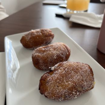 El Pulgarcito Restaurant - three donuts on a plate - Salvadoran Near Me - Bakersfield, California El Pulgarcito Restaurant - three donuts on a plate - Salvadoran Near Me - Bakersfield, California