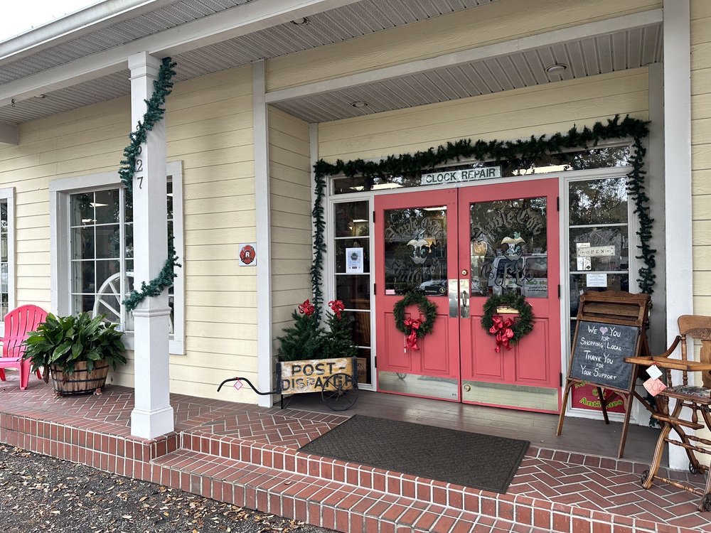 Apple Core Antiques & Gifts - upholstery in Orlando, FL