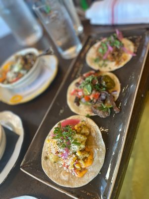 Johnny Sánchez by null