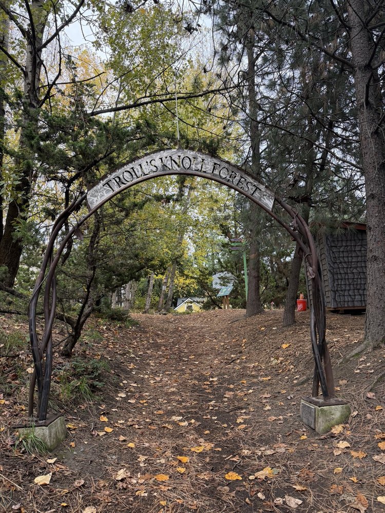 Troll's Knoll Park Logo
