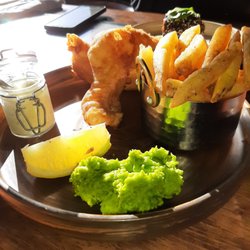 Dew Drop Inn - Fish, chips, and mushy peas