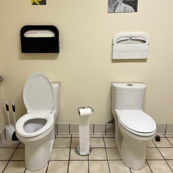 Halfway House Cafe - two toilets in a restroom - American Near Me - Santa Clarita, California Halfway House Cafe - two toilets in a restroom - American Near Me - Santa Clarita, California