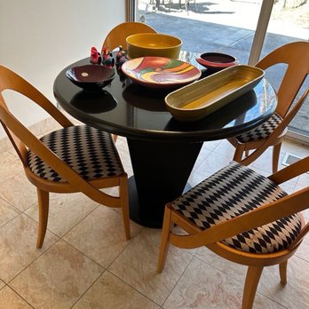 Le Shoppe Modern - This is the kitchen set I bought at one of their estate sales. I love it. - Used, Vintage & Consignment Near Me - Keego Harbor, Michigan Le Shoppe Modern - This is the kitchen set I bought at one of their estate sales. I love it. - Used, Vintage & Consignment Near Me - Keego Harbor, Michigan