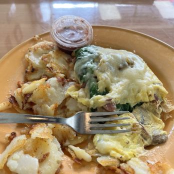 Country Kitchen - Popeye omelette - Breakfast & Brunch Near Me - Long Beach, California
