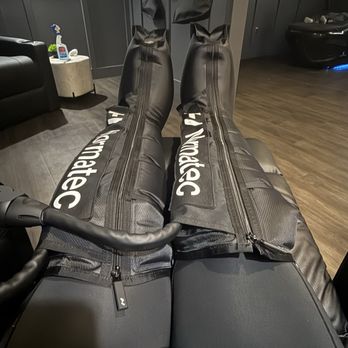 Onelife Fitness - Chesapeake Square Gym - Leg Compression Therapy - Gyms Near Me - Chesapeake, Virginia Onelife Fitness - Chesapeake Square Gym - Leg Compression Therapy - Gyms Near Me - Chesapeake, Virginia