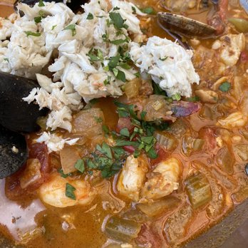 Sam's Chowder House - Cioppino- flavorful - Seafood Near Me - Half Moon Bay, California Sam's Chowder House - Cioppino- flavorful - Seafood Near Me - Half Moon Bay, California