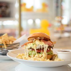 Sugar Factory - Big Cheesy- yes its as good as it looks!