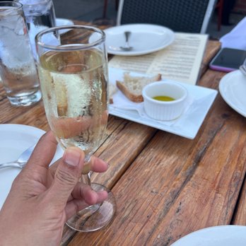 Il Davide - Moscato! Cheers - Italian Near Me - San Rafael, California