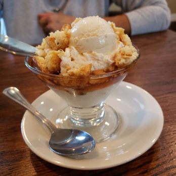 Cherry Creek Hideway - Vanilla ice cream with almond biscotti and amaretto - Bars Near Me - Stroudsburg, Pennsylvania Cherry Creek Hideway - Vanilla ice cream with almond biscotti and amaretto - Bars Near Me - Stroudsburg, Pennsylvania