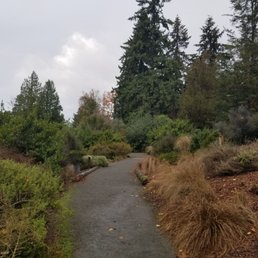 Many pathways, many gardens Many pathways, many gardens