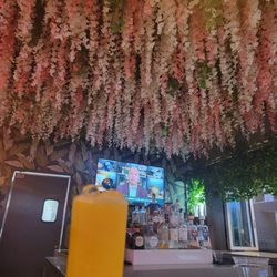 The Secret Garden Room - Mango Margarita