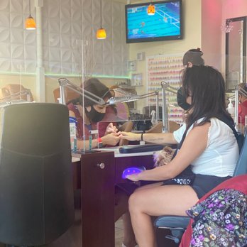 Diva Nail & Spa - My daughter love this place , the ladies are happy and nice even with my daughters dog :) - Nail Salons Near Me - Beaverton, Oregon