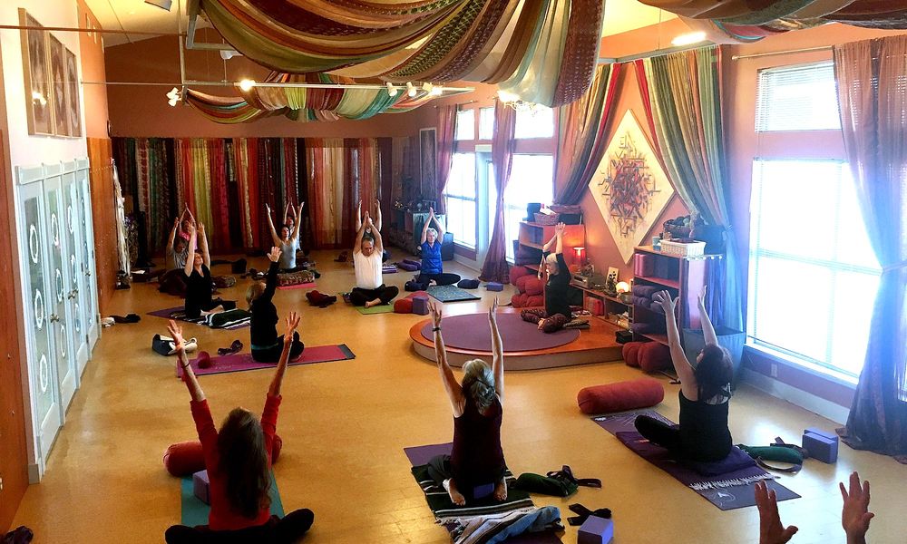 Yoga Circle Studio Logo