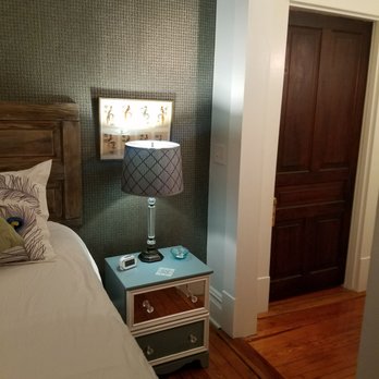 The Inn - Glen Alpine - Bed & Breakfast Near Me - Glen Alpine, North Carolina