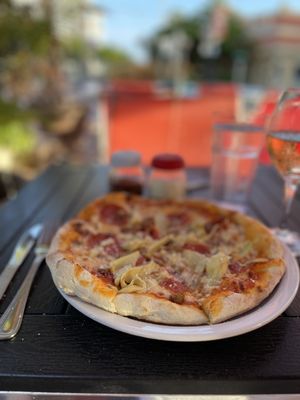 The Fountain Kitchen & Wine Bar by null