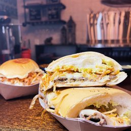 Pan Con Bistec