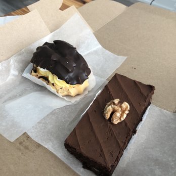 Bread & Roses Bakery Cafe - Eclair and brownie - Bakeries Near Me - Toronto, Ontario