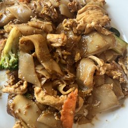 Pad see ew - don't know how to spell it, I just eat it Pad see ew - don't know how to spell it, I just eat it