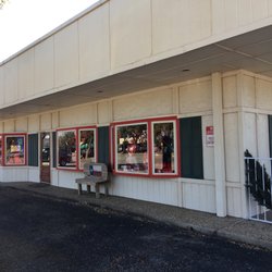 Susie's South Forty Confections - Entrance