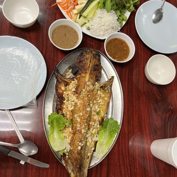 Quan Ca SaiGon - Catfish served with herbs and two sauces. - Vietnamese Near Me - Garden Grove, California Quan Ca SaiGon - Catfish served with herbs and two sauces. - Vietnamese Near Me - Garden Grove, California