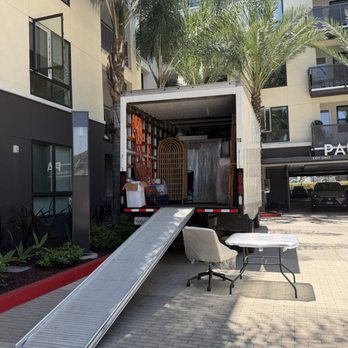 Dragon Moving - Moving truck and items - Movers Near Me - Anaheim, California Dragon Moving - Moving truck and items - Movers Near Me - Anaheim, California