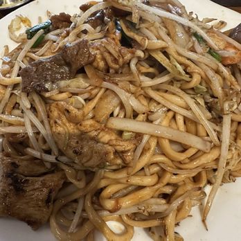 Din Ding Dumpling House - House special chow mein - Dim Sum Near Me - Union City, California Din Ding Dumpling House - House special chow mein - Dim Sum Near Me - Union City, California