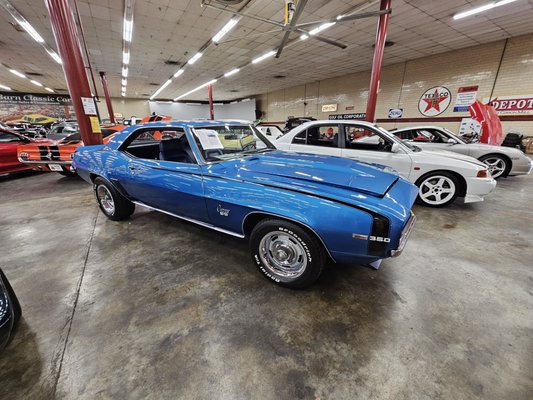 AutoBarn Classic Cars by null