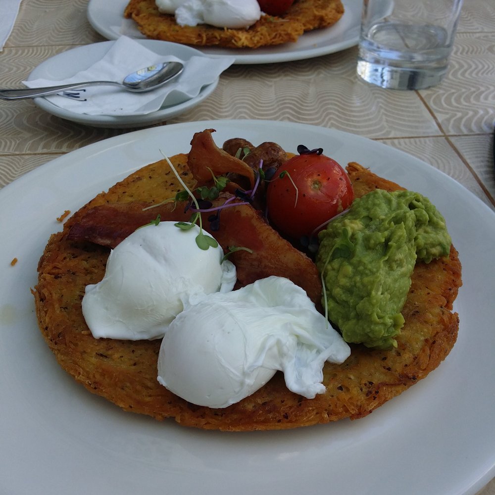 Big breakfast hash plus avo! Big breakfast hash plus avo!