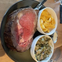 Prime rib with green beans and macaroni Prime rib with green beans and macaroni