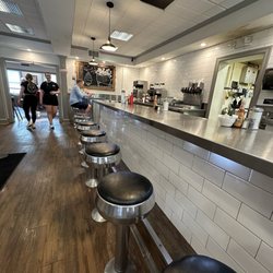 Well Fed - Bar seating