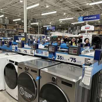 Lowe's Home Improvement - One of a kind appliance section for every household and budget - Hardware Stores Near Me - Boynton Beach, Florida Lowe's Home Improvement - One of a kind appliance section for every household and budget - Hardware Stores Near Me - Boynton Beach, Florida