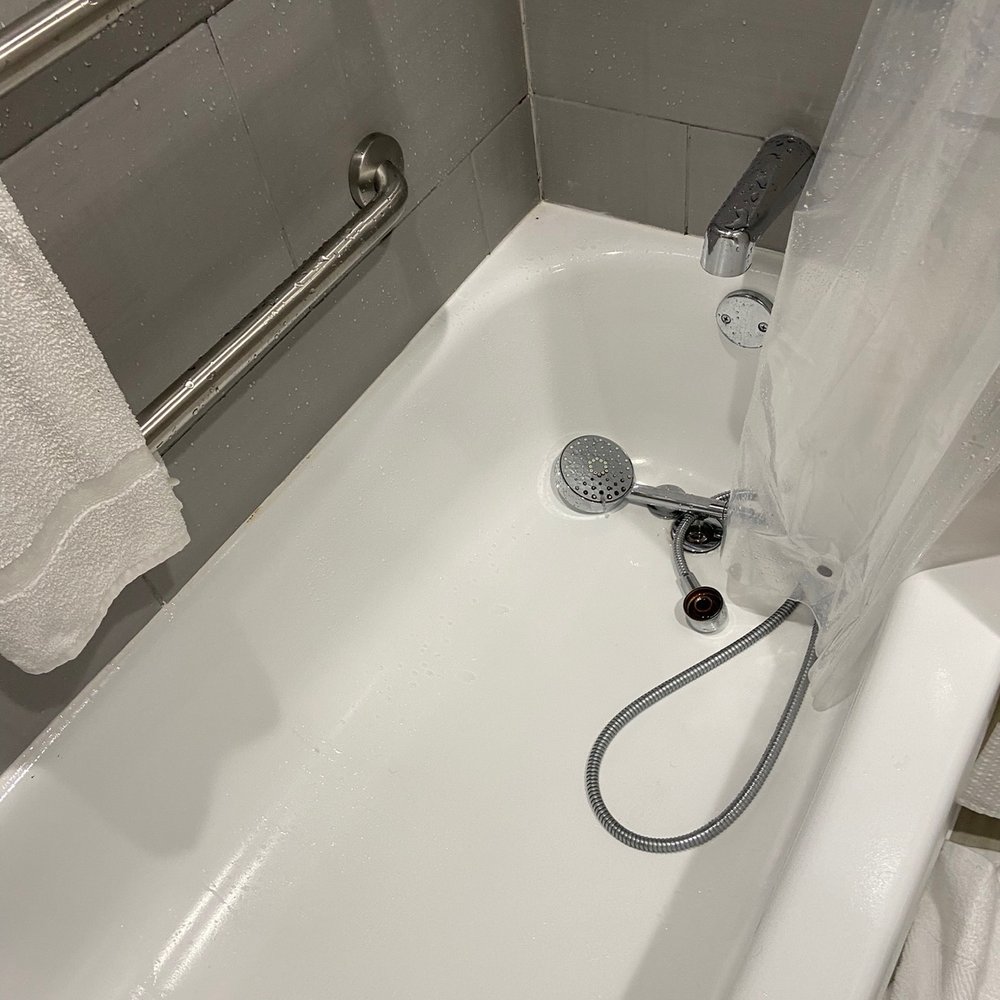 Marriott Savannah Riverfront - Bathroom shower - Hotels Near Me - Savannah, Georgia Marriott Savannah Riverfront - Bathroom shower - Hotels Near Me - Savannah, Georgia