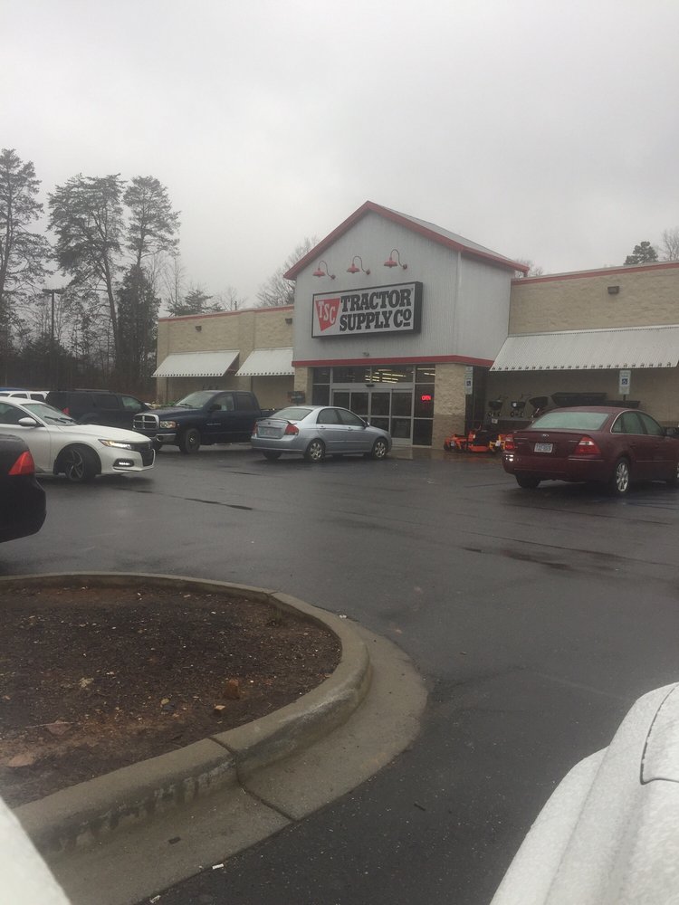 TRACTOR SUPPLY Updated April 2024 1630 Edgewood Rd, Bessemer City
