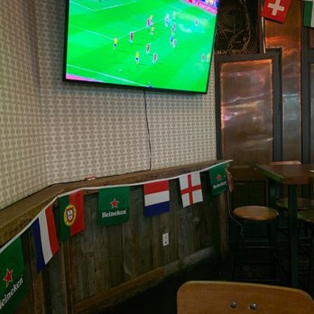 Smithfield Hall - Huge TV. Over seven TVs inside. - Pubs Near Me - New York, New York Smithfield Hall - Huge TV. Over seven TVs inside. - Pubs Near Me - New York, New York