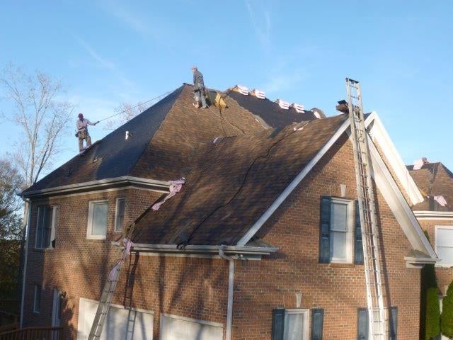 Slide of The Roof Clinic