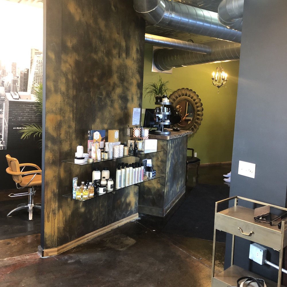 The Garage Salon Logo