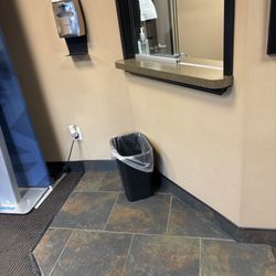 Labcorp - Front desk Due to hippa can't show people or worker but they know this location and it's right by the hospital