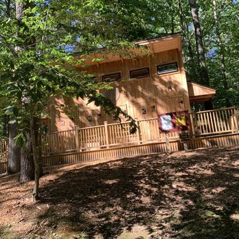 Dixon's Campground - Ones bathroom building - Campgrounds Near Me - Cape Neddick, Maine