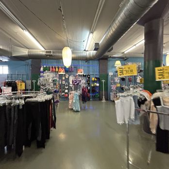 Ragstock - Used, Vintage & Consignment Near Me - Chicago, Illinois