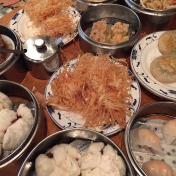 Lam’s Garden - Steamed BBQ pork buns and har gow (shrimp dumplings) in the front. - Dim Sum Near Me - Orlando, Florida Lam’s Garden - Steamed BBQ pork buns and har gow (shrimp dumplings) in the front. - Dim Sum Near Me - Orlando, Florida