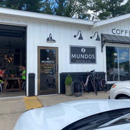 Semi open seating at Mundos! Semi open seating at Mundos!