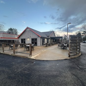 Oak and Embers Tavern Hudson - Back patio - Barbeque Near Me - Hudson, Ohio Oak and Embers Tavern Hudson - Back patio - Barbeque Near Me - Hudson, Ohio