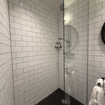 Hotels - Shower - Hotels Near Me - Cologne, NW