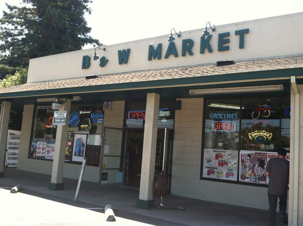 A B & W Market Logo